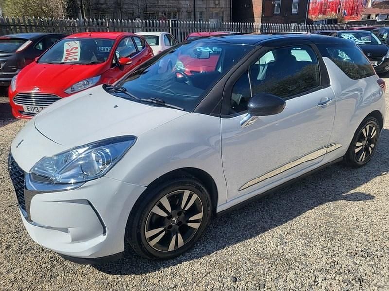 Used Citroën DS3 Chic 82 HP (60 kW) 2016 White Hatchback