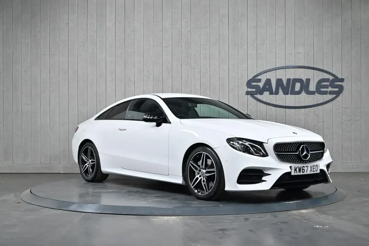 Begagnad Mercedes E220 AMG line 194 HK (142 kW) 2018 Sportkupé