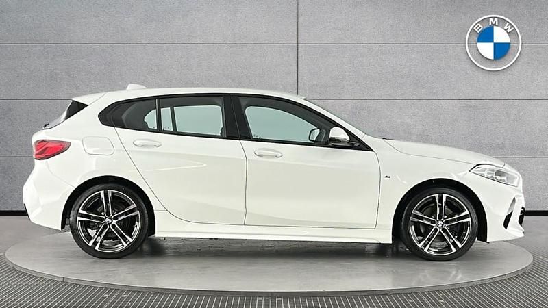 Used BMW 118 M Sport 134 HP (98 kW) 2022 White Hatchback