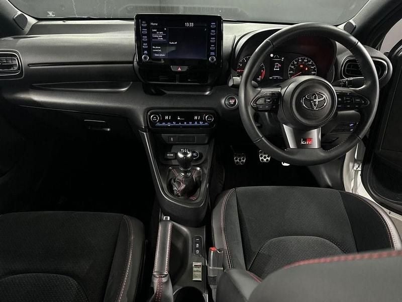 Used Toyota Yaris 272 HP (200 kW) 2021 White Hatchback