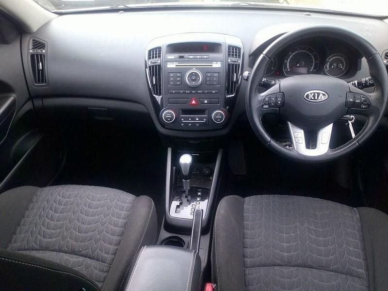 Used Kia Ceed 113 HP (83 kW) 2011 Silver Hatchback