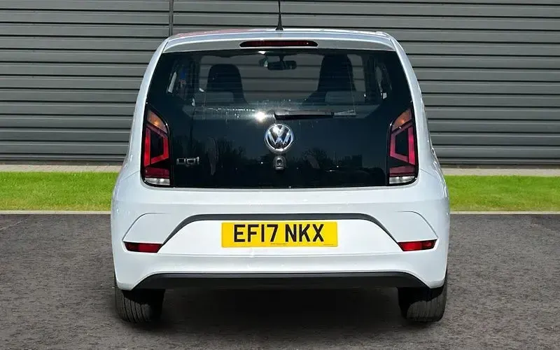 Używany VW up! Move 60 KM (44 kW) 2017 Srebrny Hatchback
