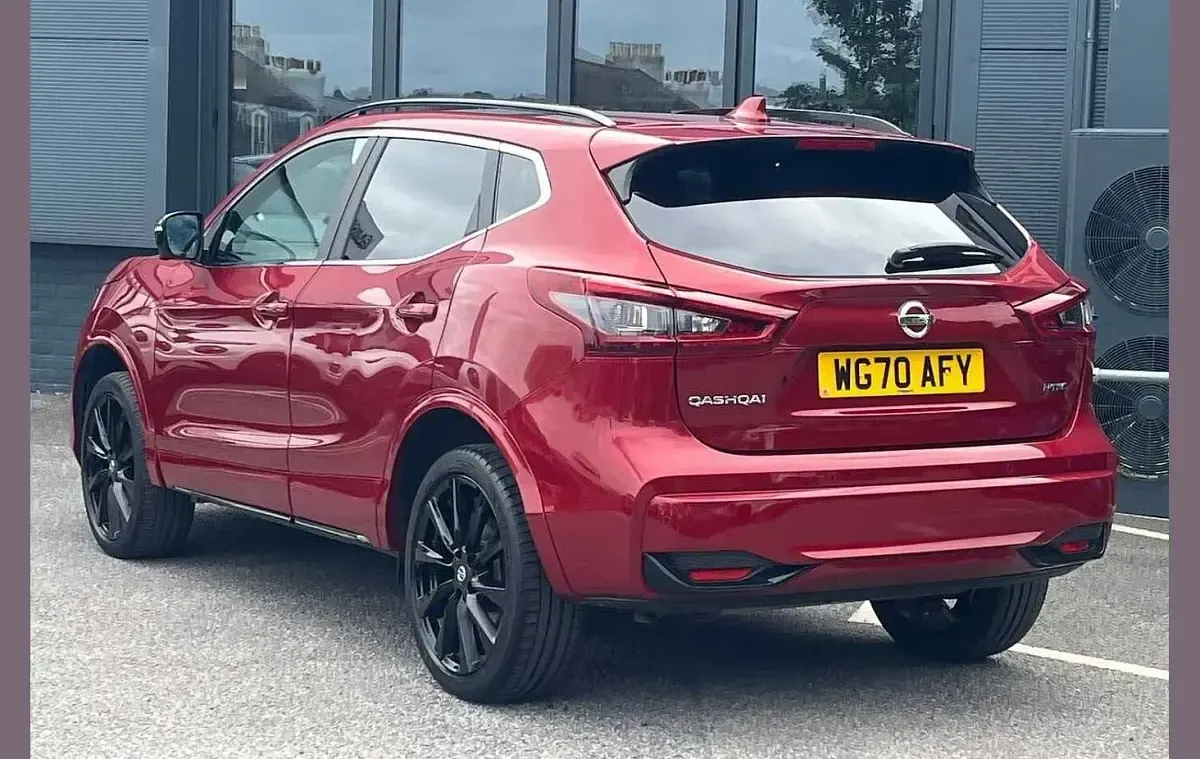 Used Nissan Qashqai N-TEC 138 HP (101 kW) 2020 Red SUV