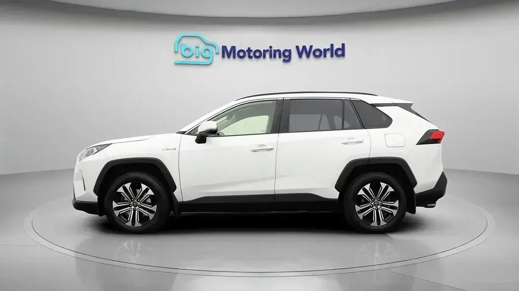 Used Toyota RAV4 Hybrid 222 HP (163 kW) 2019 White SUV