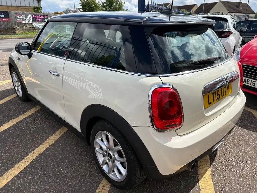 Used Mini Cooper Hatch 136 HP (100 kW) 2015 White Hatchback