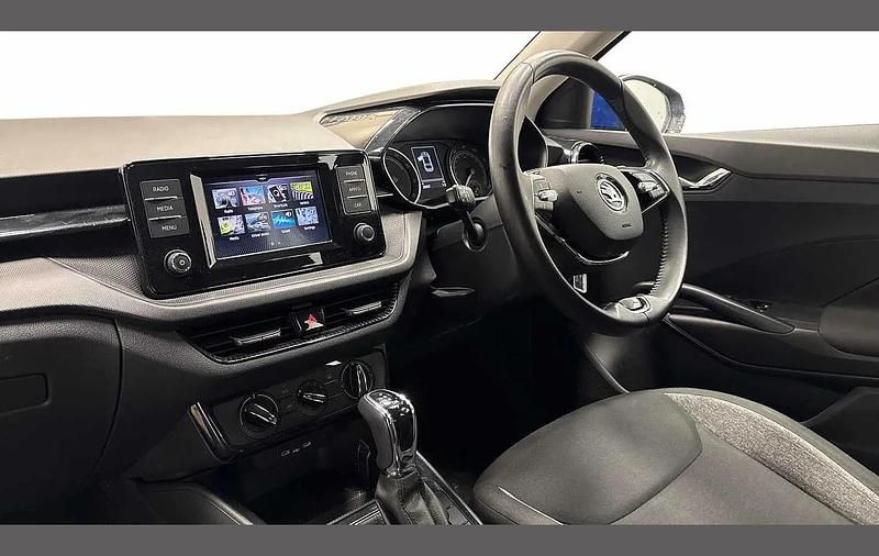 Used Skoda Fabia Comfort 108 HP (79 kW) 2023 Blue Hatchback