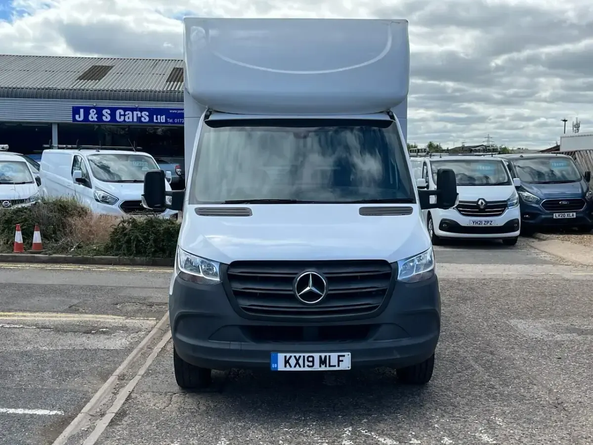 Used Mercedes Sprinter 143 HP (105 kW) 2019 White Van