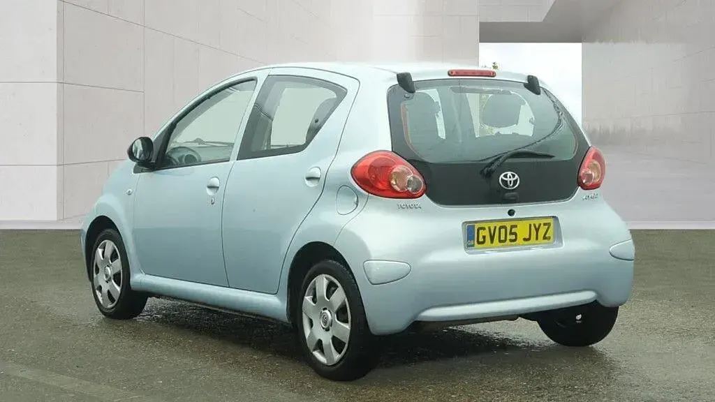 Used Toyota Aygo 2005 Blue Hatchback