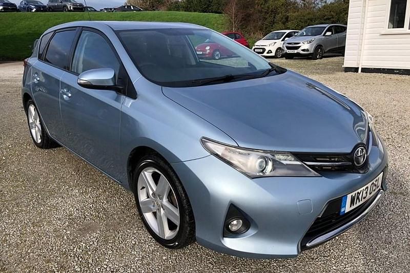 Used 2013 Toyota Auris Sport | £5,497 (Fair price) - Image 1/1