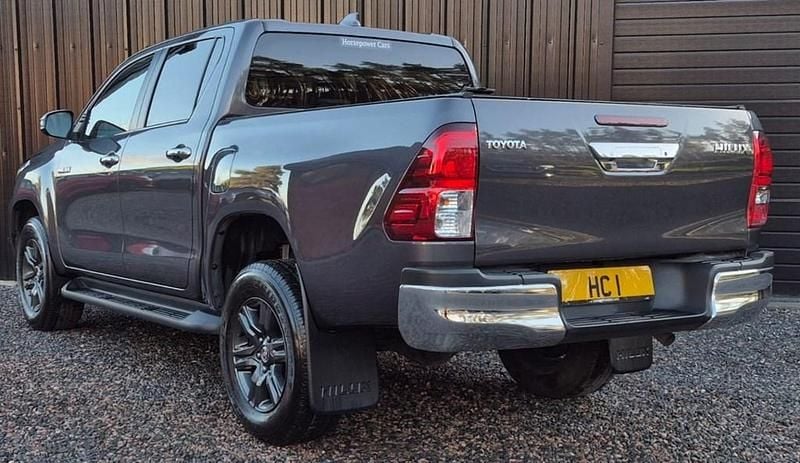 Second-hand Toyota HiLux 2022 Gri Pickup
