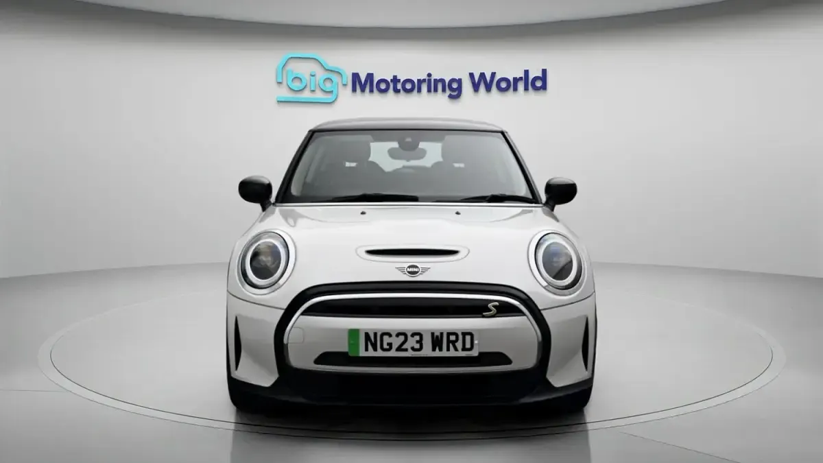 Used Mini Cooper S Hatch 135 kW (184 HP) 2023 White Hatchback