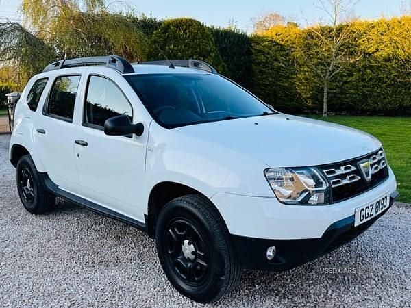 White Used 2017 Dacia Duster Ambiance SUV | £4,495 (Fair price) - Image 1/4