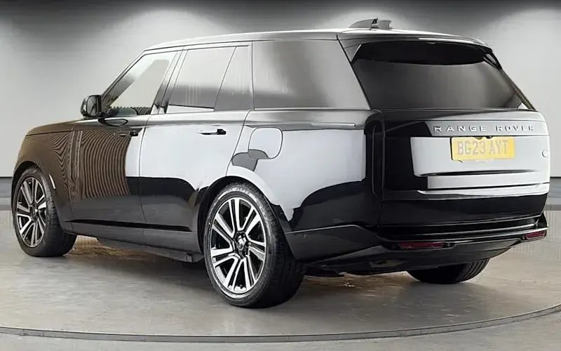 Second-hand Land Rover Range Rover HSE 441 CP (324 kW) 2023 Negru SUV