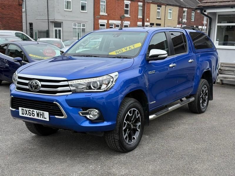 Used Toyota HiLux 150 HP (110 kW) 2016 Blue Pickup
