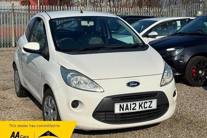 Used Ford Ka 69 HP (50 kW) 2012 White Hatchback