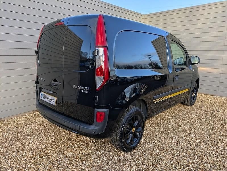 Used Renault Kangoo 2018 Jet black MPV