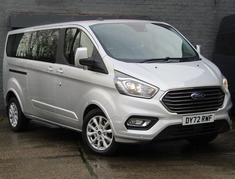 Used Ford Tourneo Custom Titanium 130 HP (95 kW) 2022 Silver Van
