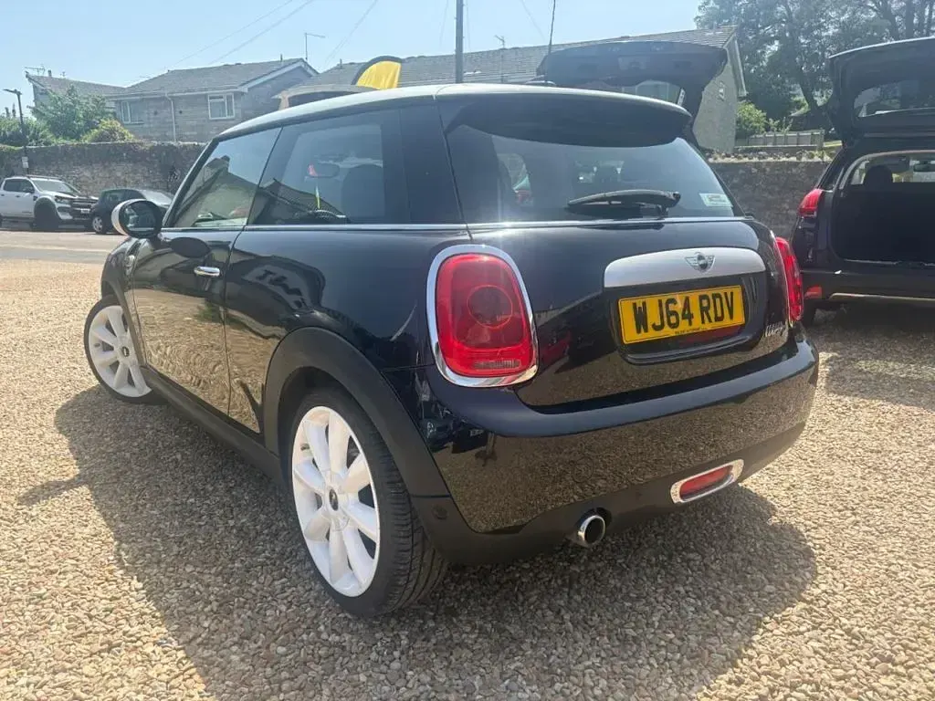 Used Mini Cooper D Hatch 116 HP (85 kW) 2014 Black Hatchback