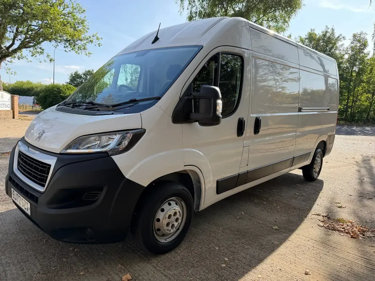 Used Peugeot Boxer 140 HP (102 kW) 2022 White Van