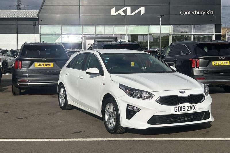 White Used 2019 Kia Ceed Hatchback | £10,795 (Fair price) - Image 1/4