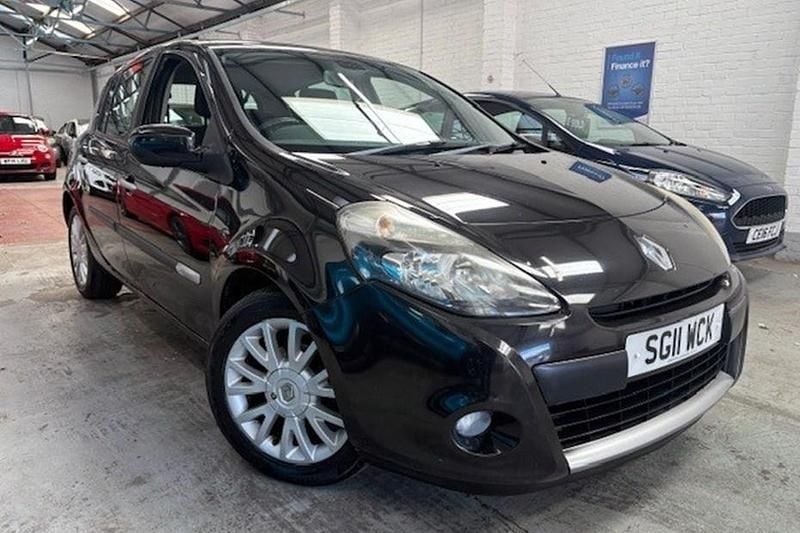 Black Used 2011 Renault Clio II Dynamique Hatchback | £2,690 (Fair price) - Image 1/1