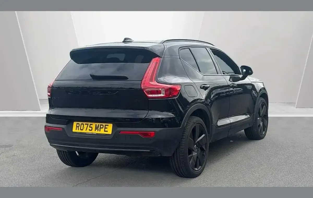 Used Volvo XC40 Plus 194 HP (142 kW) 2025 Black SUV