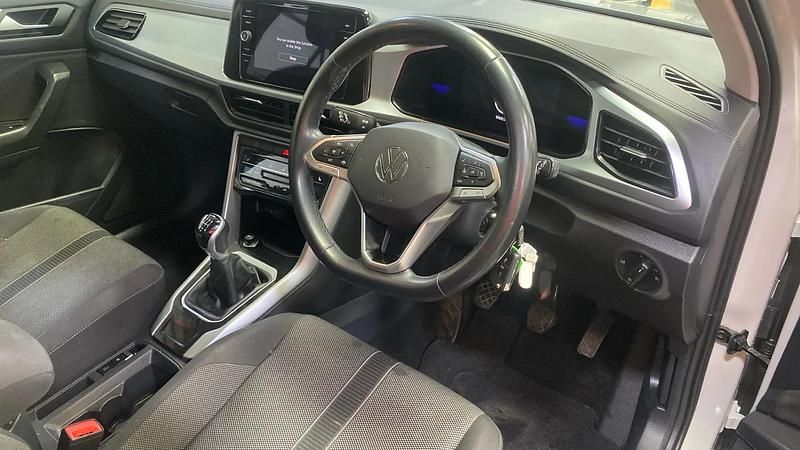 Used VW T-Roc Life 110 HP (80 kW) 2023 Grey SUV