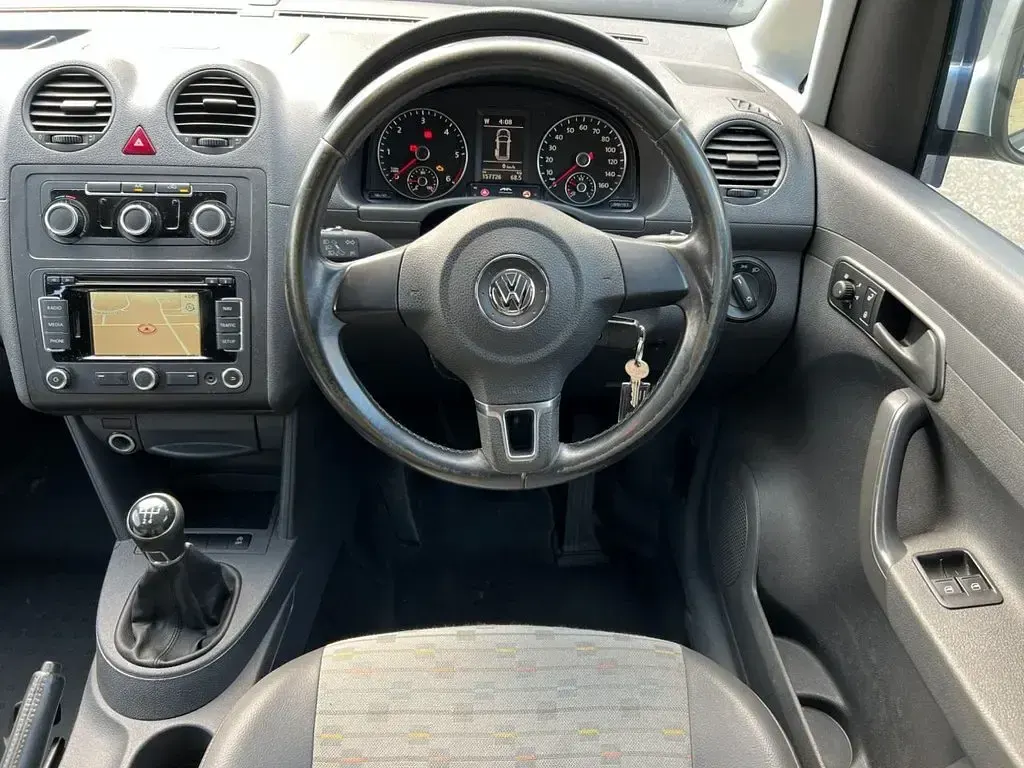 Used VW Caddy Highline 101 HP (74 kW) 2014 Silver MPV
