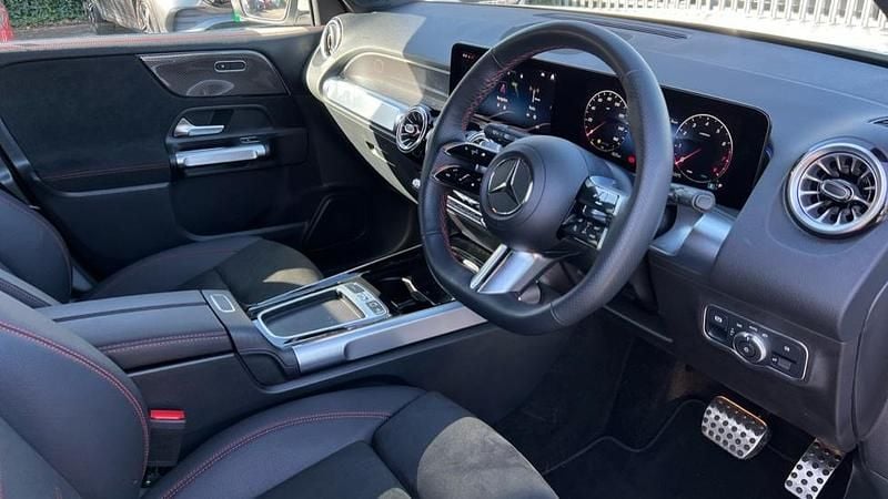 Used Mercedes GLB200 Executive 163 HP (119 kW) 2025 Polar white SUV