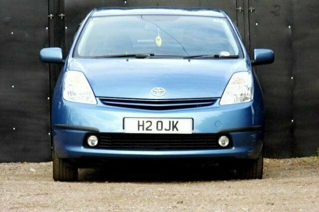 Used Toyota Prius 76 HP (55 kW) 2004 Hatchback