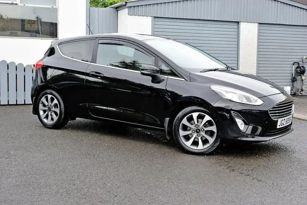 Used Ford Fiesta Zetec 100 HP (73 kW) 2018 Black Hatchback
