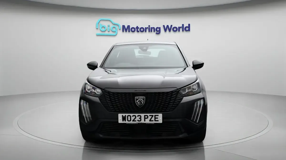 Begagnad Peugeot 2008 Active 101 HK (74 kW) 2023 Svart SUV