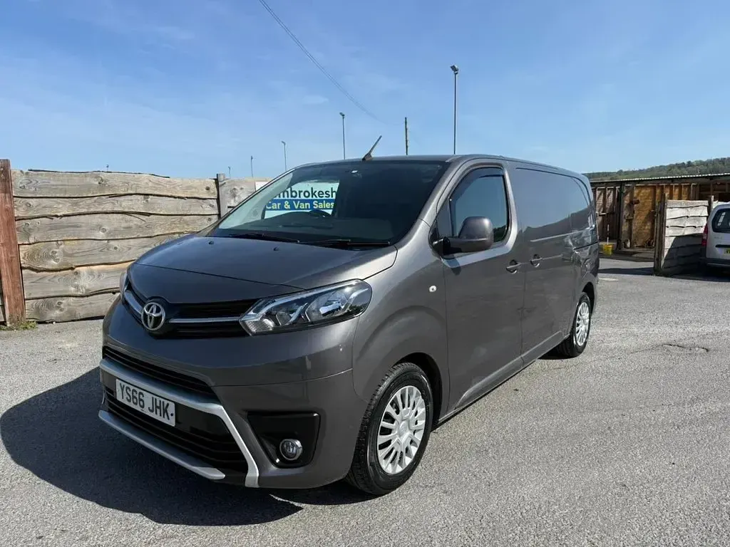 Used Toyota Proace Comfort 115 HP (84 kW) 2016 Grey MPV