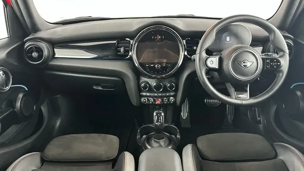 Used Mini Cooper Hatch 134 HP (98 kW) 2023 Red Hatchback