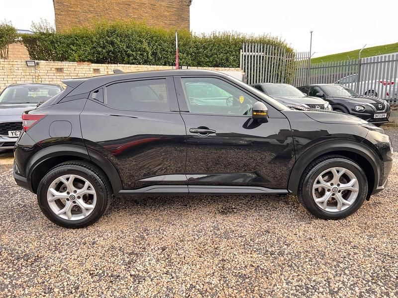 Begagnad Nissan Juke N-Connecta 2020 Svart SUV