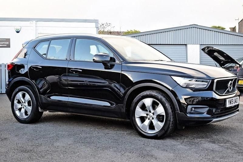 Used Volvo XC40 Momentum 150 HP (110 kW) 2019 Black SUV