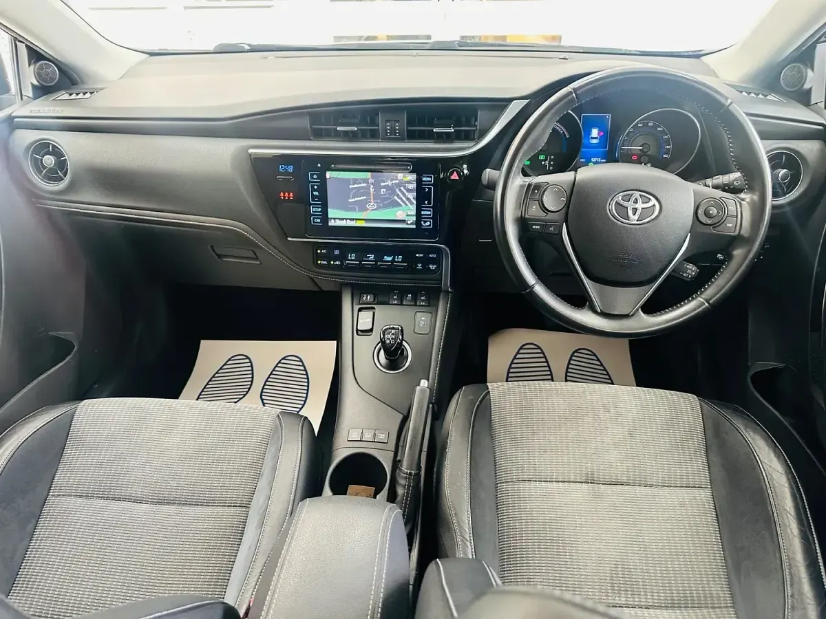 Used Toyota Auris Hybrid 2015 Blue Estate