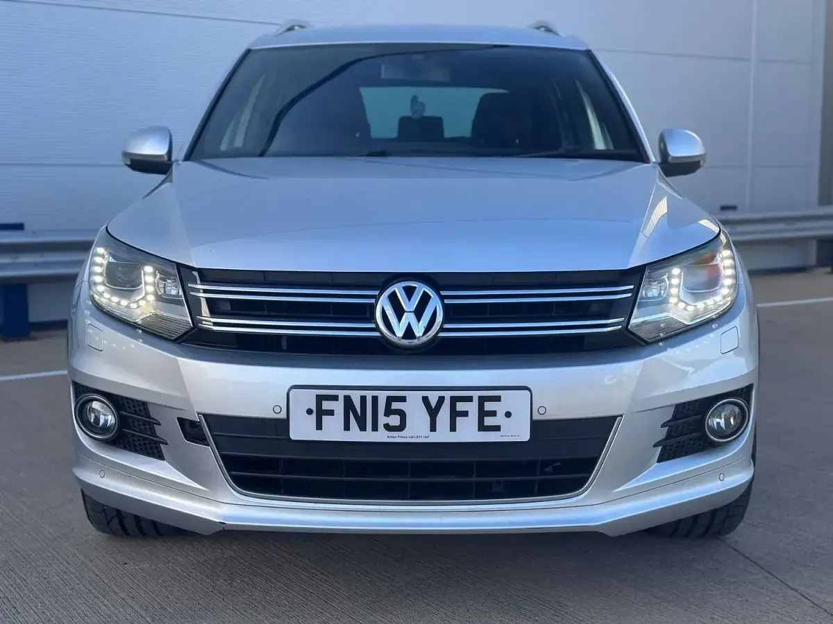 Second-hand VW Tiguan R-line 177 CP (130 kW) 2015 Argintiu SUV