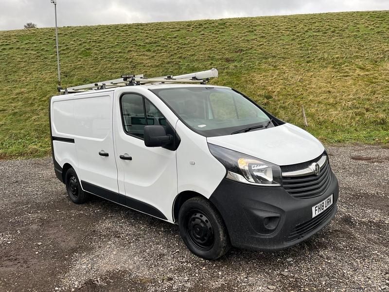 Used Vauxhall Vivaro 95 HP (69 kW) 2018 White MPV