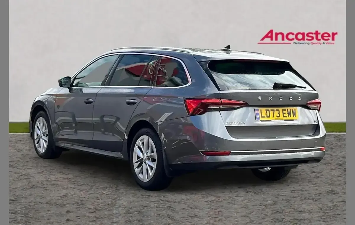 Used Skoda Octavia SE L 200 HP (147 kW) 2023 Grey Estate