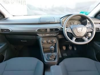 Used Dacia Sandero Essentiel 100 HP (73 kW) 2022 White Hatchback
