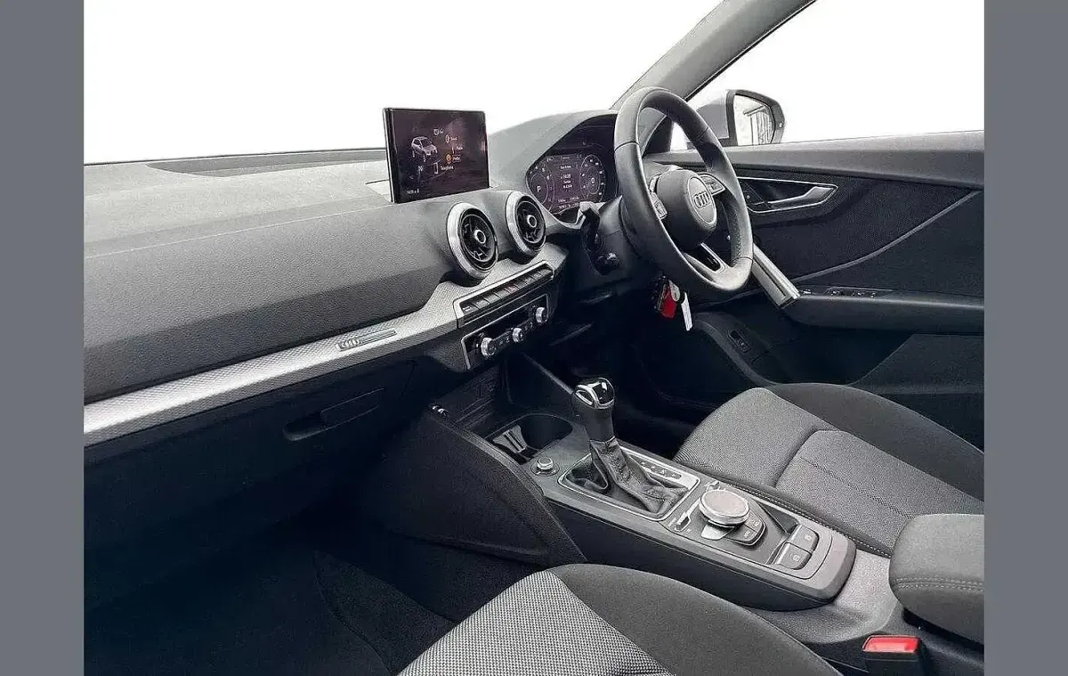 Used Audi Q2 Sport 147 HP (108 kW) 2021 Silver SUV