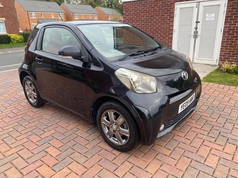 Black Used 2009 Toyota iQ Hatchback | £2,999 (Fair price) - Image 1/4