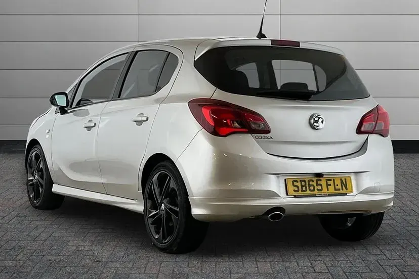 Used Vauxhall Corsa Edition 90 HP (66 kW) 2015 Sovereign silver Hatchback