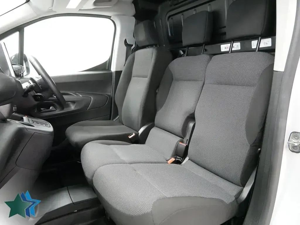 Used Toyota Proace Design 130 HP (95 kW) 2024 White MPV