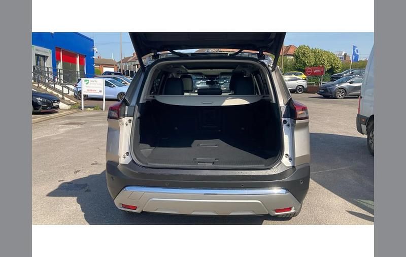 New Nissan X-Trail Tekna 213 HP (156 kW) 2026 Silver SUV