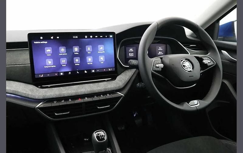 Used Skoda Octavia First Edition 147 HP (108 kW) 2024 Race blue metallic Hatchback