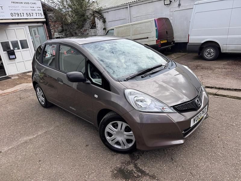 Used Honda Jazz S 90 HP (66 kW) 2013 Brown Hatchback