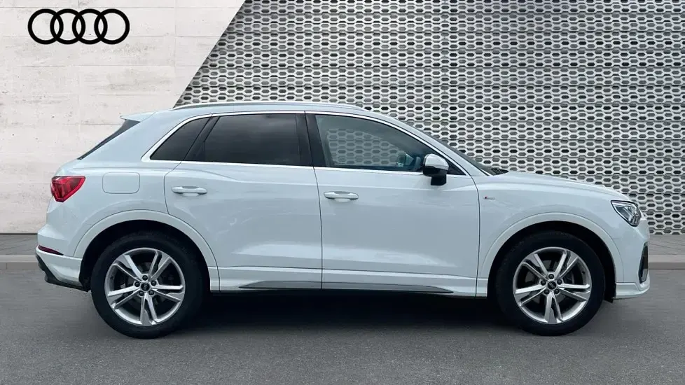 Used Audi Q3 S-Line 150 HP (110 kW) 2025 White SUV