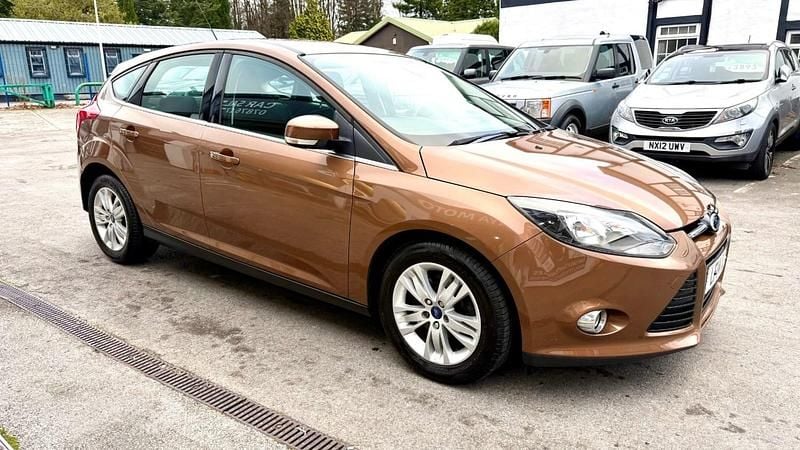 Used Ford Focus Titanium 163 HP (119 kW) 2014 Brown Hatchback